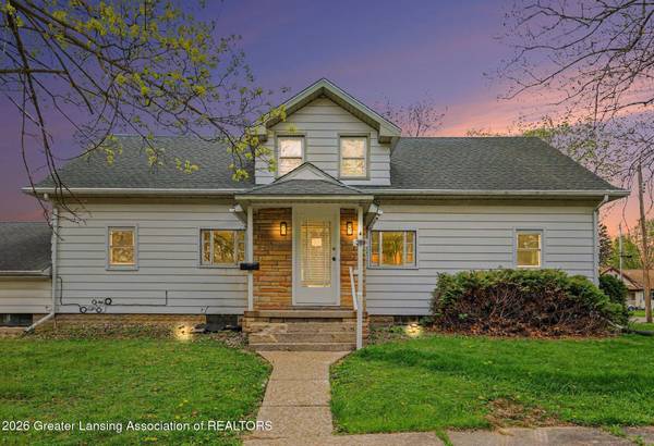 209 S Emmons ST, St. Johns, MI 48879
