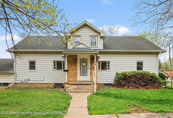 209 S Emmons ST, St. Johns, MI 48879
