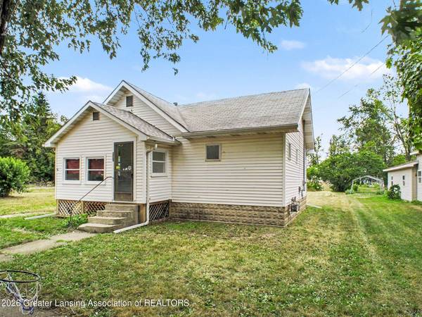 130 W Fulton AVE, Pompeii, MI 48874