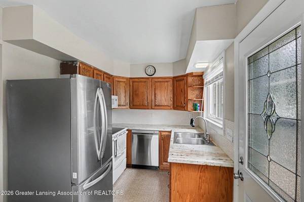 1005 S Church ST, St. Johns, MI 48879