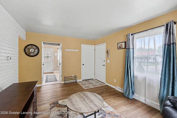 1005 S Church ST, St. Johns, MI 48879