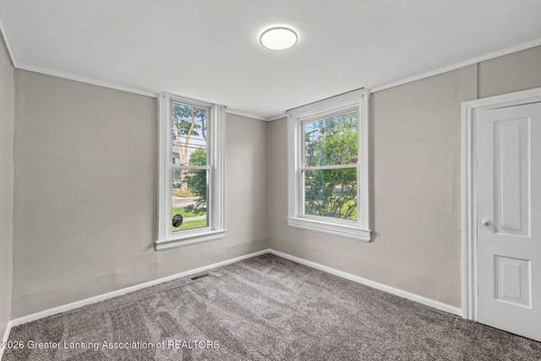 111 Oakland, St. Johns, MI 48879