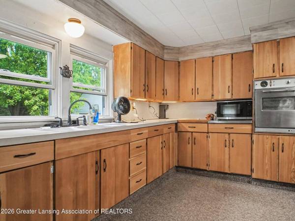 4050 Vanneter RD, Williamston, MI 48895