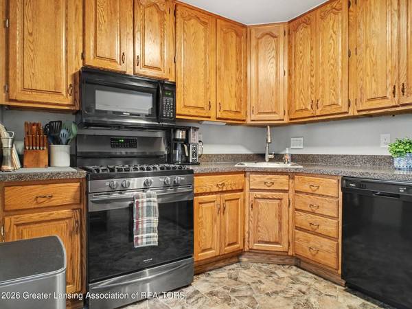 1021 Mel AVE, Lansing, MI 48911