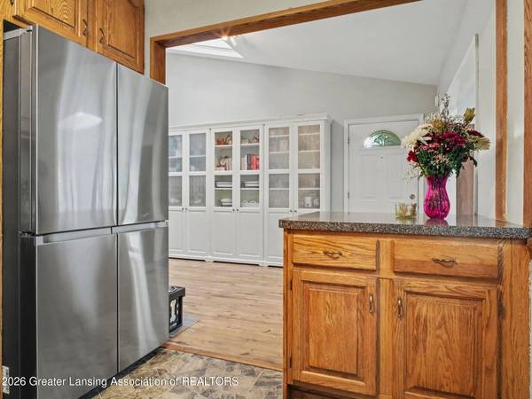 1021 Mel AVE, Lansing, MI 48911