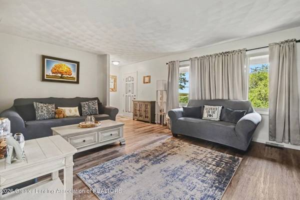 1487 W Parks RD, St. Johns, MI 48879