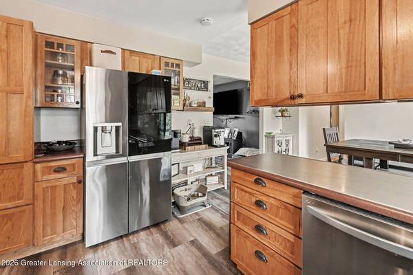 1487 W Parks RD, St. Johns, MI 48879