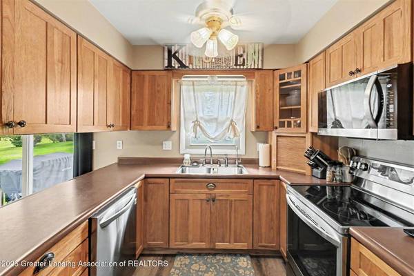1487 W Parks RD, St. Johns, MI 48879