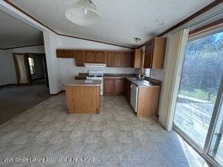 1811 E North, Sumner, MI 48889