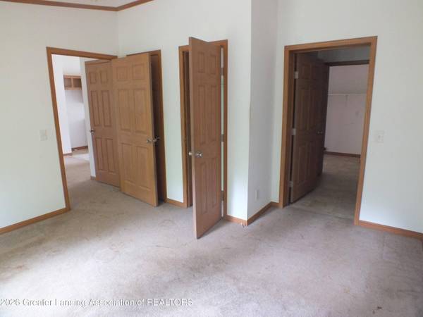 1811 E North, Sumner, MI 48889