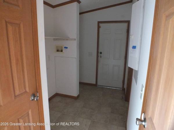 1811 E North, Sumner, MI 48889