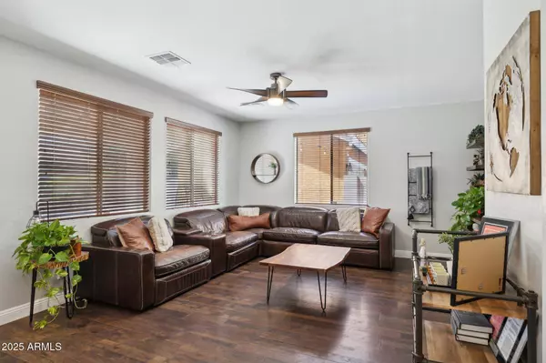 2096 S MOCCASIN Trail, Gilbert, AZ 85295