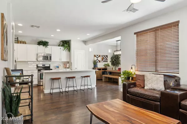 2096 S MOCCASIN Trail, Gilbert, AZ 85295