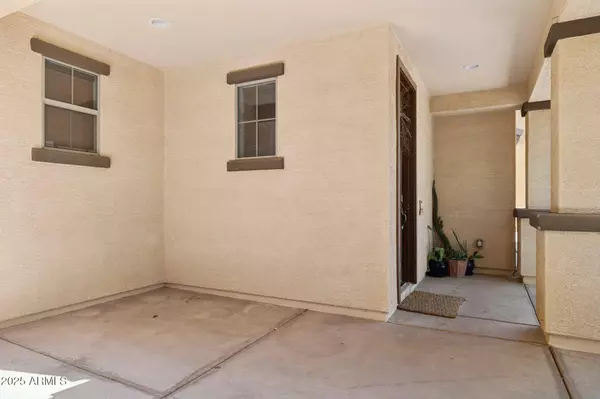 2096 S MOCCASIN Trail, Gilbert, AZ 85295