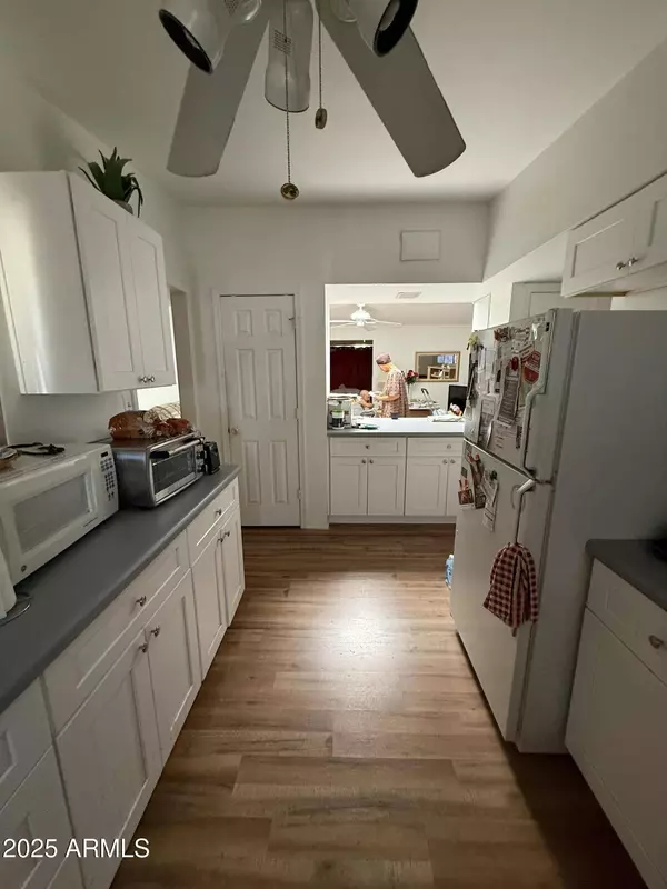 10711 W ABBOTT Avenue, Sun City, AZ 85351