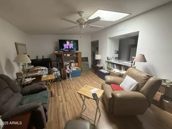 10711 W ABBOTT Avenue, Sun City, AZ 85351