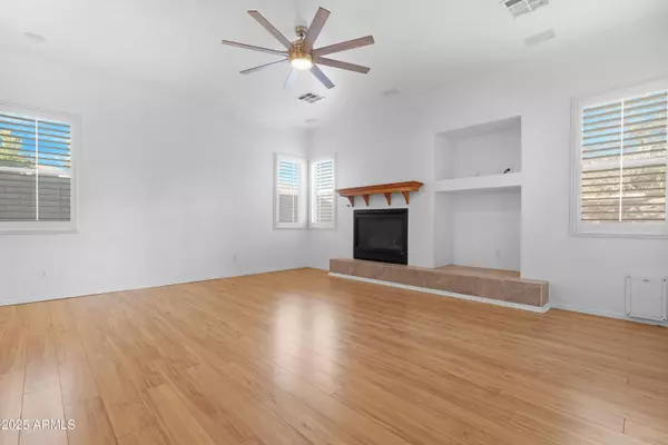 14376 W DESERT HILLS Drive, Surprise, AZ 85379