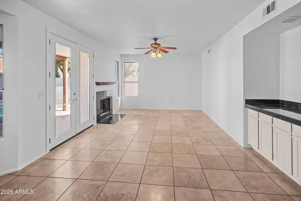 7040 W ORAIBI Drive, Glendale, AZ 85308