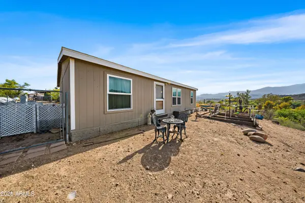 33250 S MELANIE Lane, Black Canyon City, AZ 85324