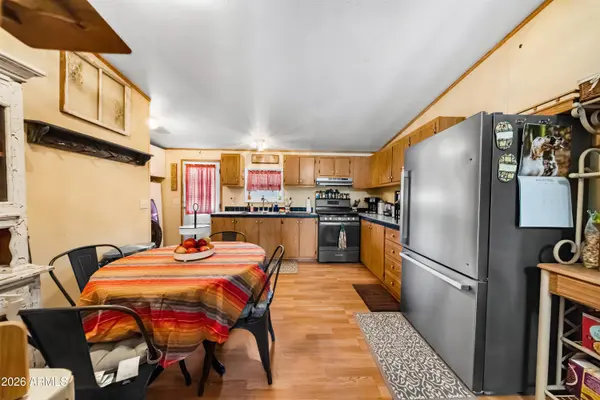 33250 S MELANIE Lane, Black Canyon City, AZ 85324