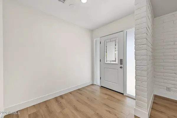 3008 W GAIL Road, Phoenix, AZ 85029