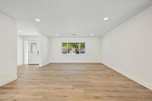 3008 W GAIL Road, Phoenix, AZ 85029
