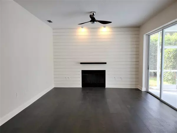 5318 TWIN CREEKS DR, Valrico, FL 33596