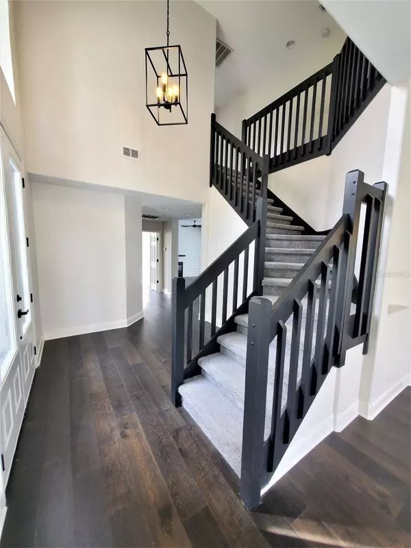 5318 TWIN CREEKS DR, Valrico, FL 33596