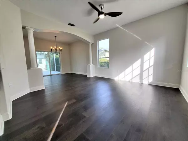 5318 TWIN CREEKS DR, Valrico, FL 33596