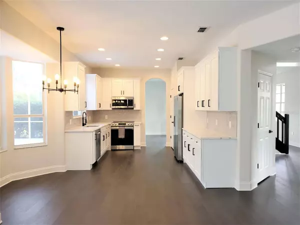 5318 TWIN CREEKS DR, Valrico, FL 33596