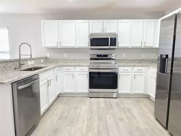 729 CHATHAM WALK DR, Ruskin, FL 33570