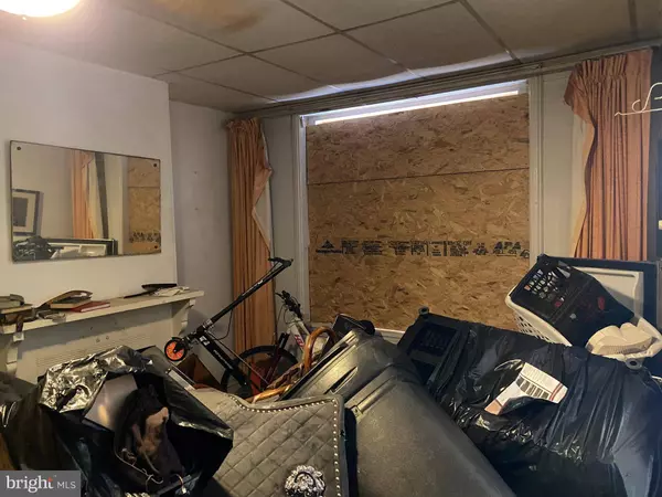 2442 N GARNET ST, Philadelphia, PA 19132