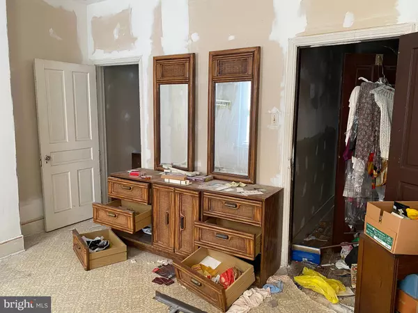 2424 N GARNET ST, Philadelphia, PA 19132