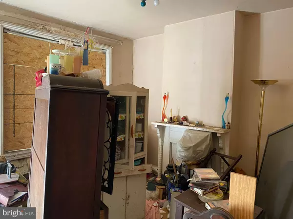 2424 N GARNET ST, Philadelphia, PA 19132