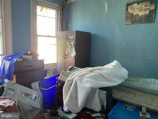 2442 N GARNET ST, Philadelphia, PA 19132