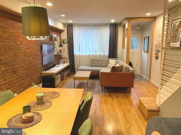 1221 S WARNOCK ST, Philadelphia, PA 19147