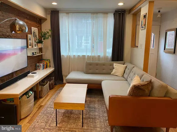 1221 S WARNOCK ST, Philadelphia, PA 19147