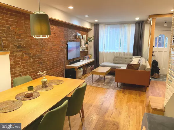 1221 S WARNOCK ST, Philadelphia, PA 19147