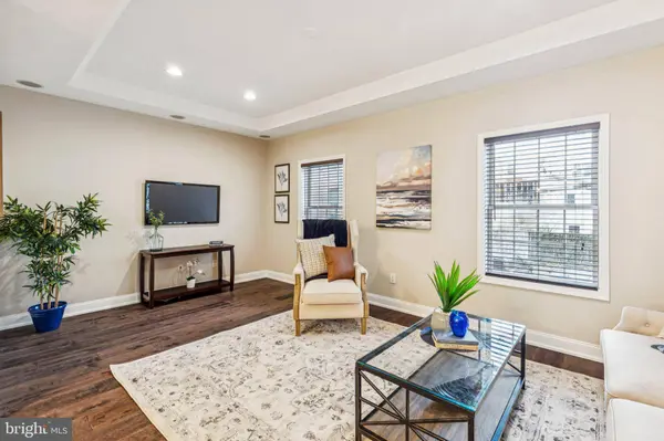 1033 N LEITHGOW ST, Philadelphia, PA 19123