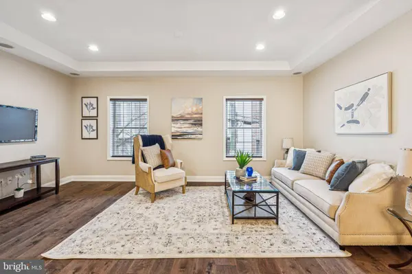 1033 N LEITHGOW ST, Philadelphia, PA 19123