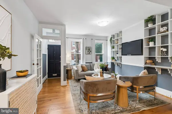 621 S BAMBREY ST, Philadelphia, PA 19146
