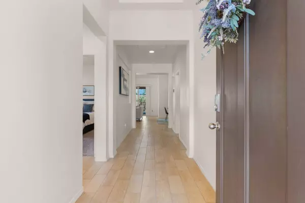 10816 ESMERALDA DR NW, Albuquerque, NM 87114