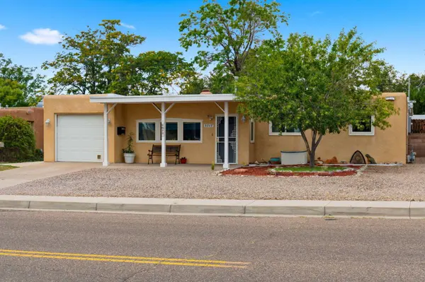 9717 Snowheights BLVD NE, Albuquerque, NM 87112