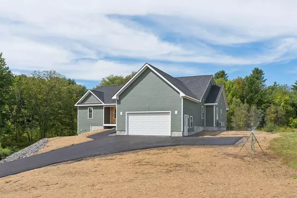 32 Middle Jam RD, Gorham, ME 04038