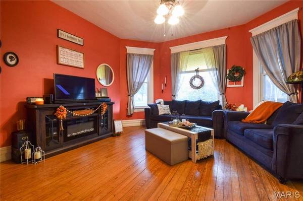 120 E Corbin ST, Bethalto, IL 62010