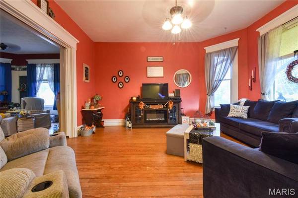 120 E Corbin ST, Bethalto, IL 62010