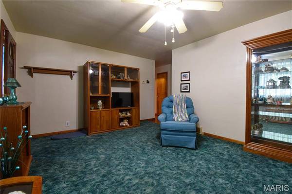 411 S Walnut ST, Mount Olive, IL 62069