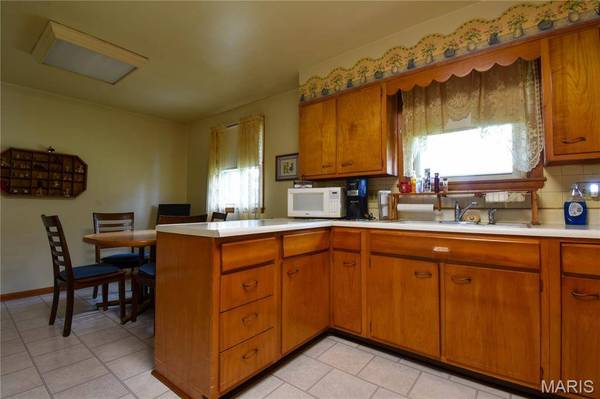 411 S Walnut ST, Mount Olive, IL 62069