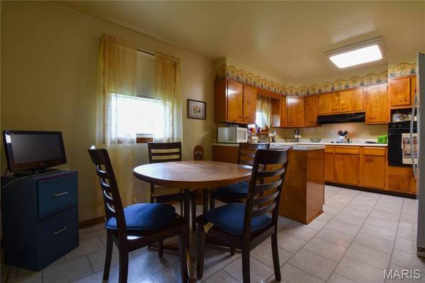 411 S Walnut ST, Mount Olive, IL 62069