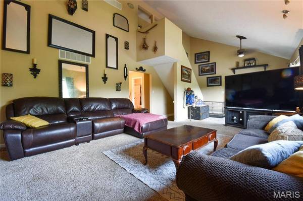 360 Wanda DR, Edwardsville, IL 62025